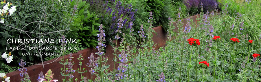 Buntes Staudenbeet